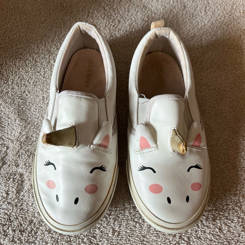 Used size 11 old navy shoes